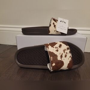APL NWT NIB LIMITED EDITION $195 B&W DYED COW HAIR LEATHER FUR SLIDES WOMENS 8